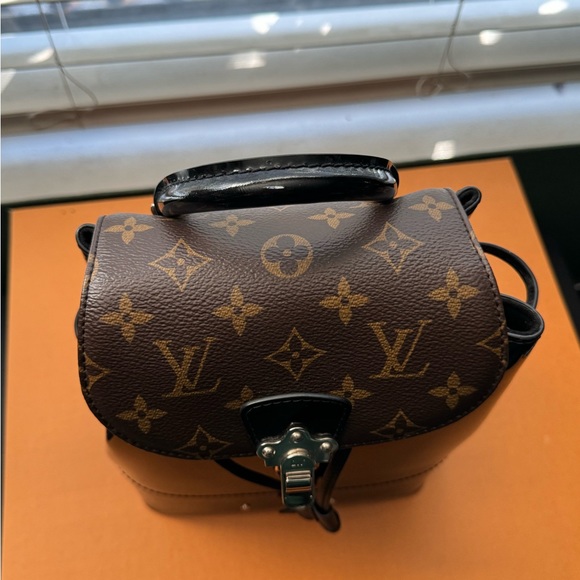 Louis Vuitton Patent Monogram Hot Springs mini backpack in Black🖤 - Picture 7 of 9